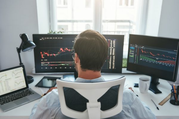 Entrepreneuriat : diversifier ses actifs grâce au trading boursier en ligne