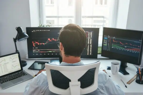 Entrepreneuriat : diversifier ses actifs grâce au trading boursier en ligne