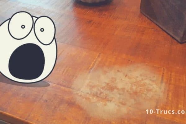 Comment enlever des taches blanches sur une table en bois verni ?