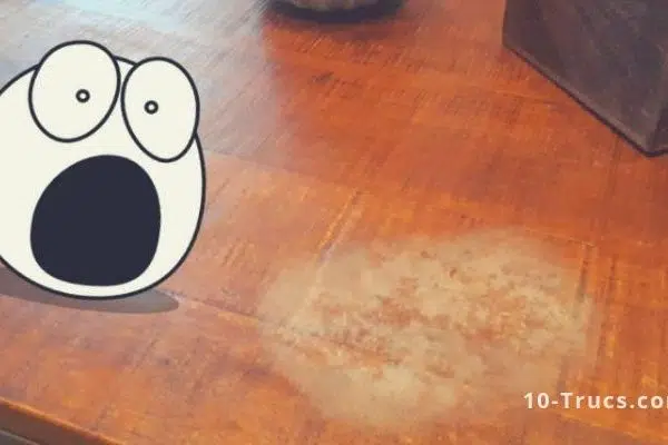 Comment enlever des taches blanches sur une table en bois verni ?