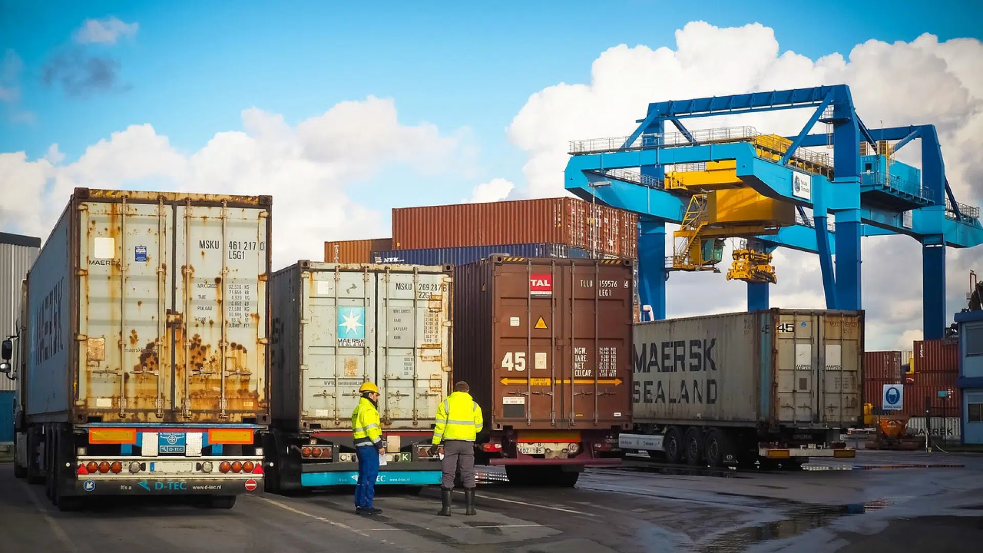 Tout savoir sur les portes pour quai de chargement